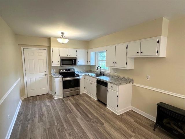 121 Hunt NE Drive, Calhoun, GA 30701