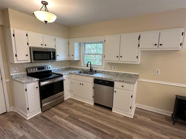 121 Hunt NE Drive, Calhoun, GA 30701