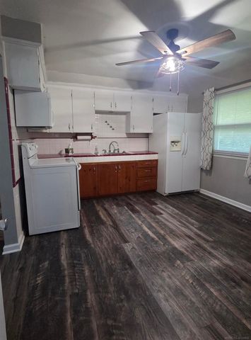 37344 Woodland Street, New Baltimore, MI 48047