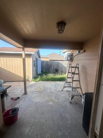 3042 Masterson Dr, Corpus Christi, TX 78415
