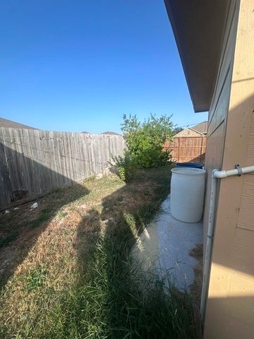 3042 Masterson Dr, Corpus Christi, TX 78415