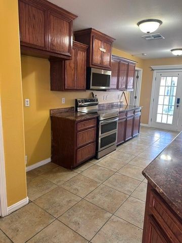 3042 Masterson Dr, Corpus Christi, TX 78415
