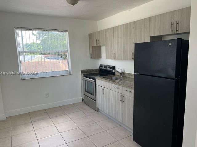 4245 NW 24th Avenue, Miami, FL 33142