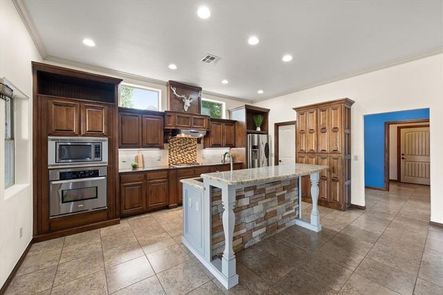 21142 Highlander Ridge Drive, Edmond, OK 73012
