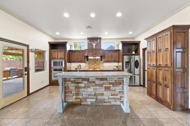 21142 Highlander Ridge Drive, Edmond, OK 73012