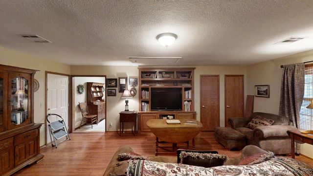 435 Oak Creek Road, Wilson, OK 73463