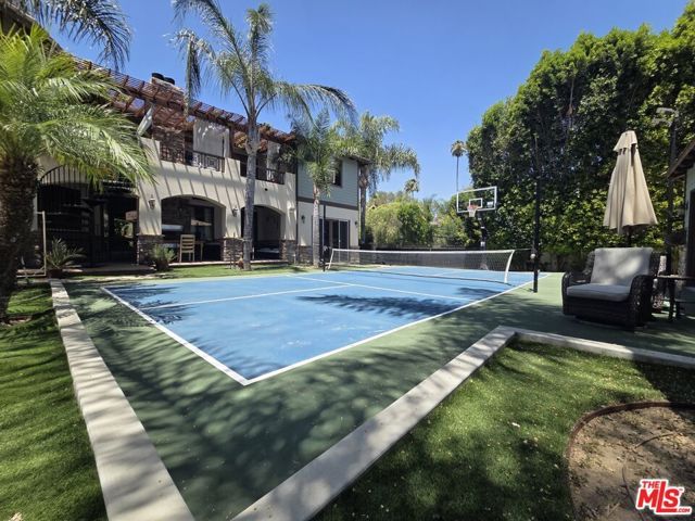 5230 Quakertown Avenue, Woodland Hills (los Angeles), CA 91364