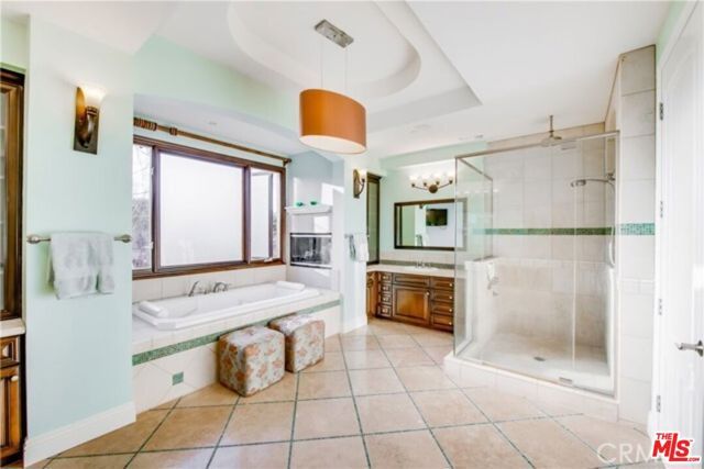 5230 Quakertown Avenue, Woodland Hills (los Angeles), CA 91364