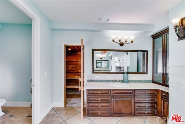 5230 Quakertown Avenue, Woodland Hills (los Angeles), CA 91364