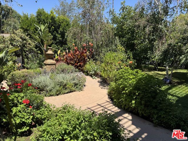5230 Quakertown Avenue, Woodland Hills (los Angeles), CA 91364