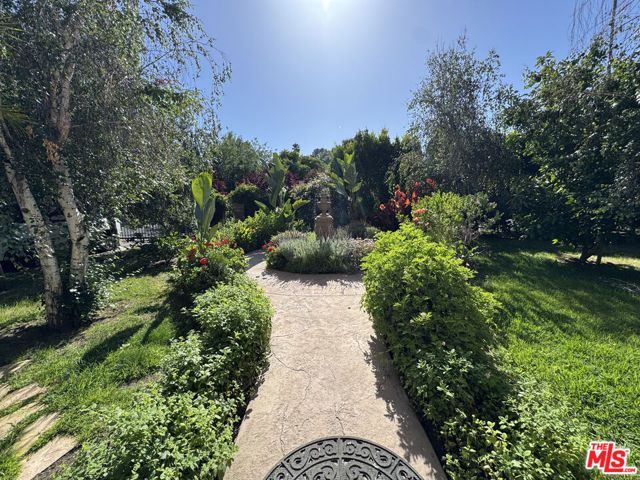 5230 Quakertown Avenue, Woodland Hills (los Angeles), CA 91364