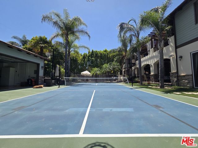 5230 Quakertown Avenue, Woodland Hills (los Angeles), CA 91364