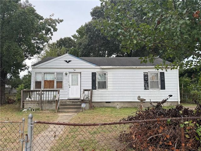 602 Randolph Rd RD, Newport News, VA 23605