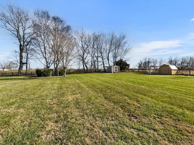 7870 Mill Rd, Cross Plains, TN 37049