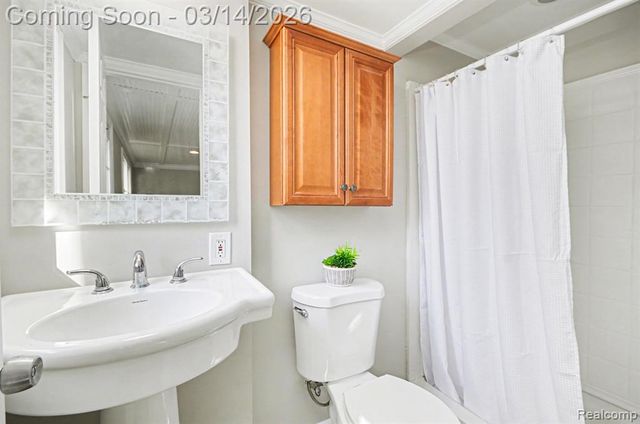 8841 Clark Road, Clarkston, MI 48346