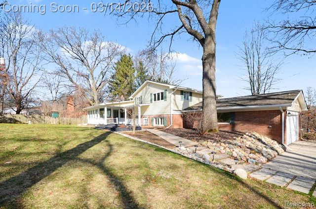 8841 Clark Road, Clarkston, MI 48346