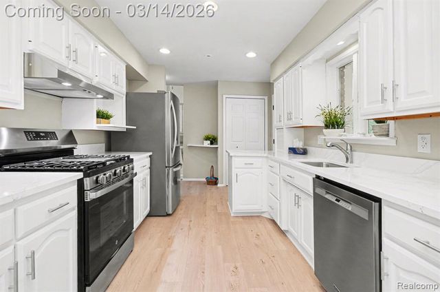 8841 Clark Road, Clarkston, MI 48346