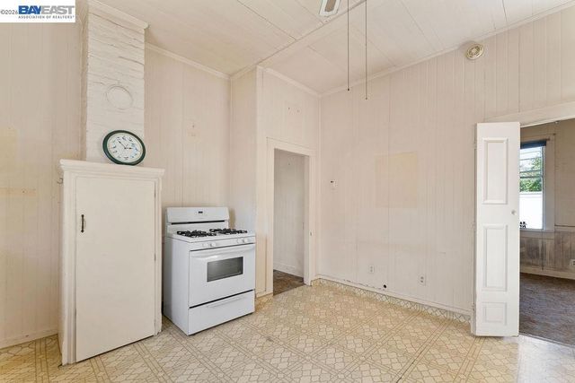 1086 Delano St, San Lorenzo, CA 94580