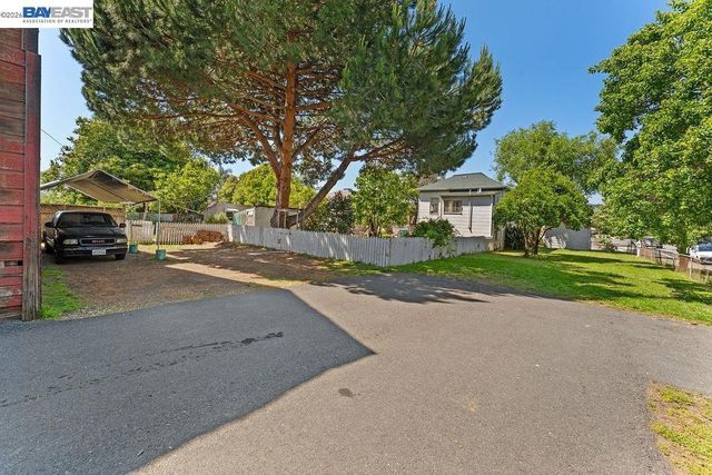 1086 Delano St, San Lorenzo, CA 94580