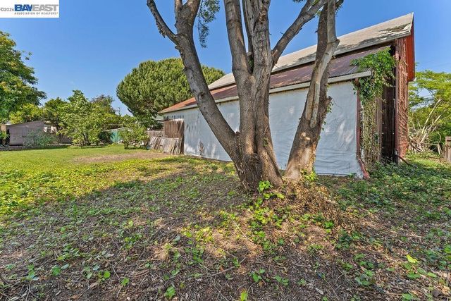 1086 Delano St, San Lorenzo, CA 94580