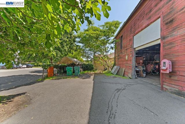 1086 Delano St, San Lorenzo, CA 94580