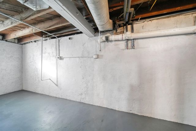 208 Bates Street, Jackson, MI 49202