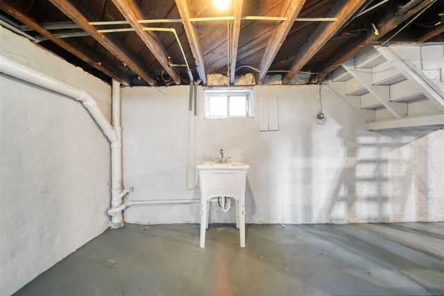 208 Bates Street, Jackson, MI 49202