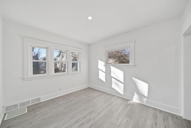 208 Bates Street, Jackson, MI 49202