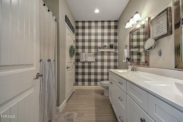 2145 Poplar Ridge Court, Piney Flats, TN 37686