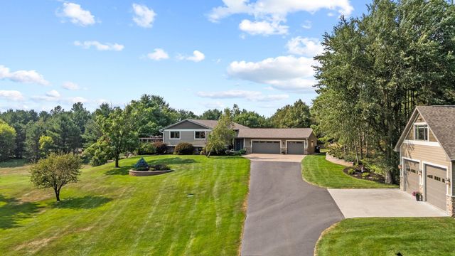746 Packer Drive, Hudson, WI 54016