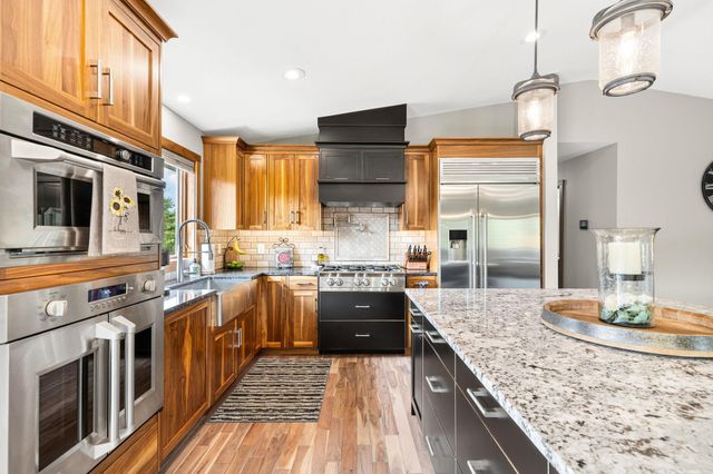 746 Packer Drive, Hudson, WI 54016