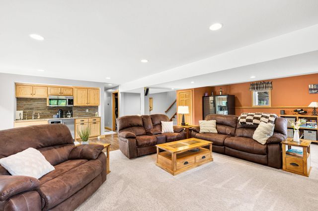 746 Packer Drive, Hudson, WI 54016