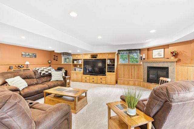 746 Packer Drive, Hudson, WI 54016