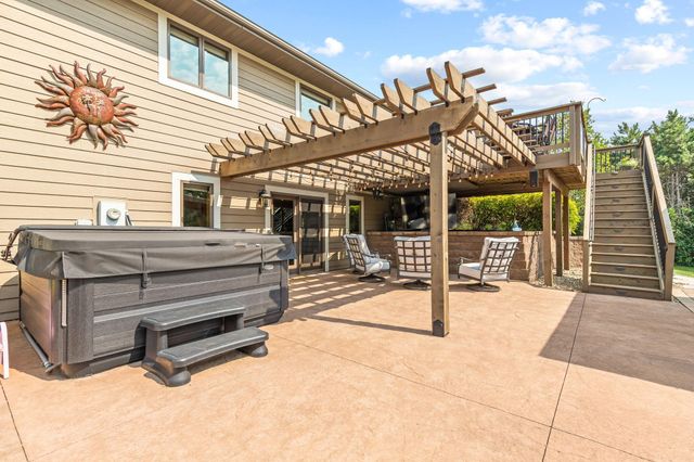 746 Packer Drive, Hudson, WI 54016
