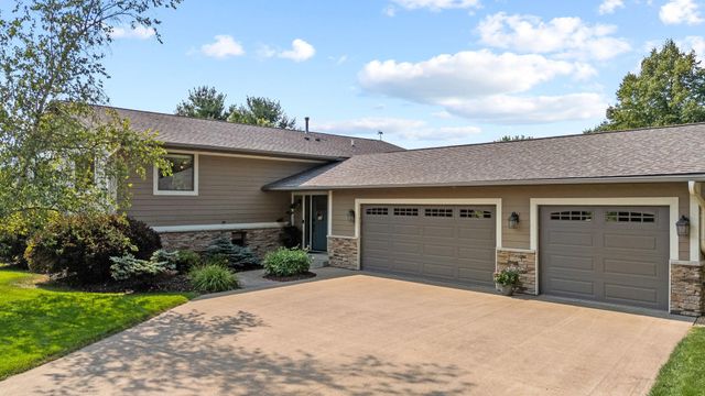 746 Packer Drive, Hudson, WI 54016