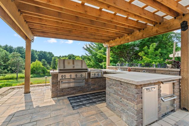 746 Packer Drive, Hudson, WI 54016