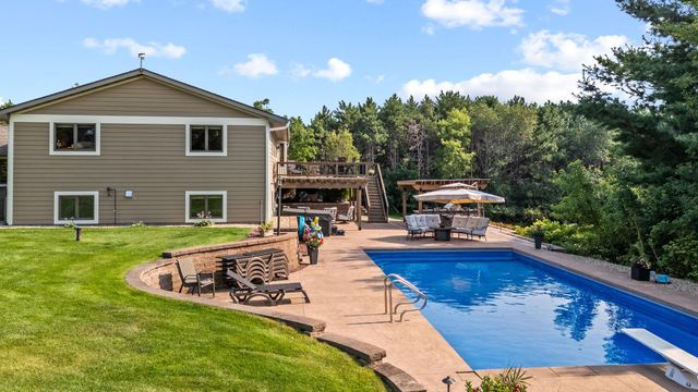 746 Packer Drive, Hudson, WI 54016
