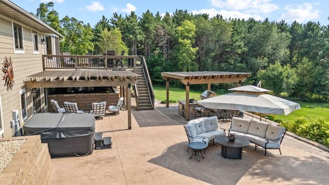 746 Packer Drive, Hudson, WI 54016