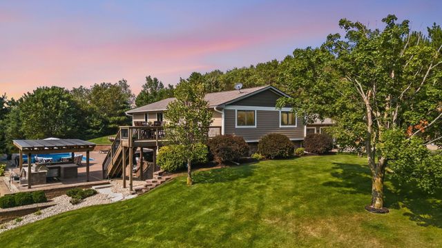 746 Packer Drive, Hudson, WI 54016