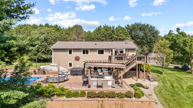 746 Packer Drive, Hudson, WI 54016