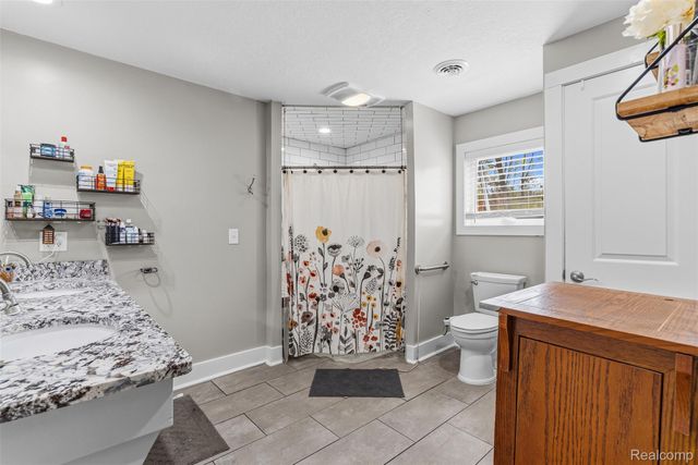 3142 Ponemah Drive, Fenton Charter Township, MI 48430