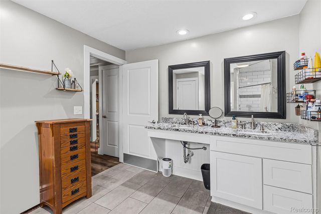 3142 Ponemah Drive, Fenton Charter Township, MI 48430