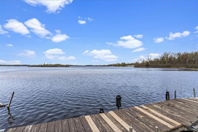 3142 Ponemah Drive, Fenton Charter Township, MI 48430