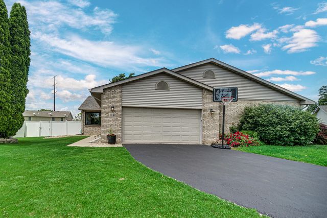 4942 W 93rd Court, Crown Point, IN 46307