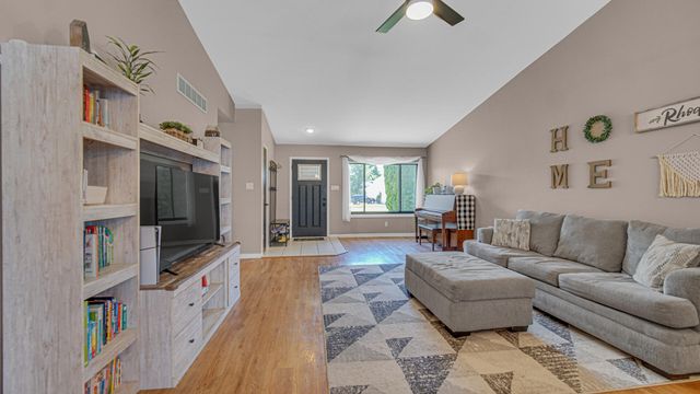 4942 W 93rd Court, Crown Point, IN 46307