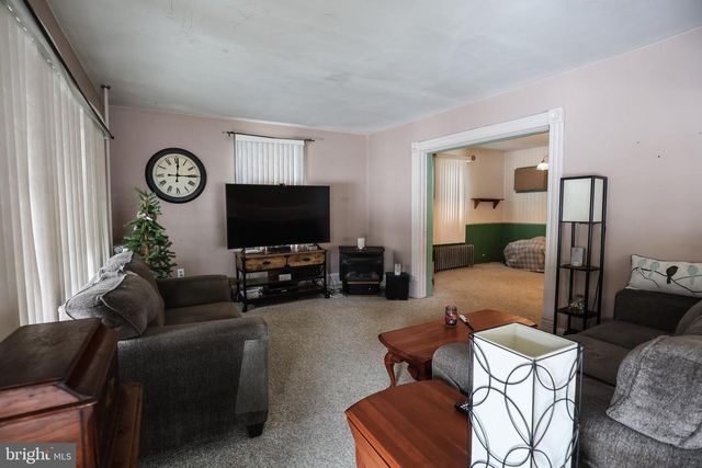 846 BUNTING ST, Pottsville, PA 17901