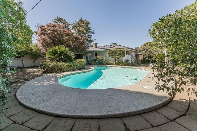 6326 N Bergeron Avenue, Fresno, CA 93704