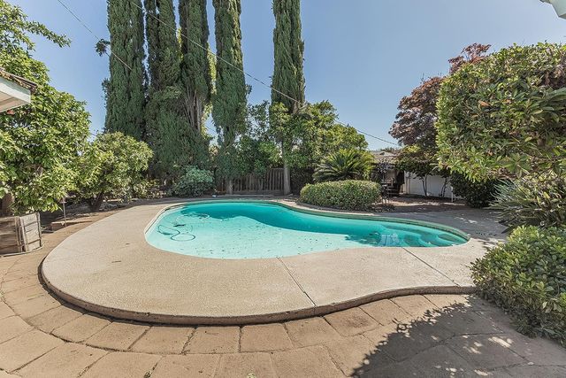 6326 N Bergeron Avenue, Fresno, CA 93704