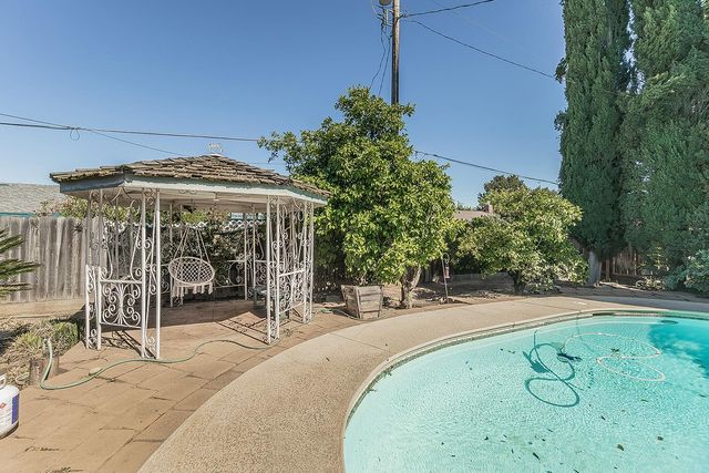 6326 N Bergeron Avenue, Fresno, CA 93704