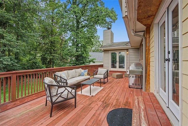 3730 Creekstone Way, Marietta, GA 30068